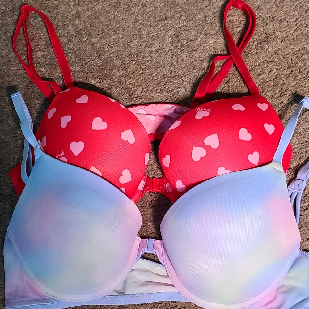 2 Victoria's Secret 36 B